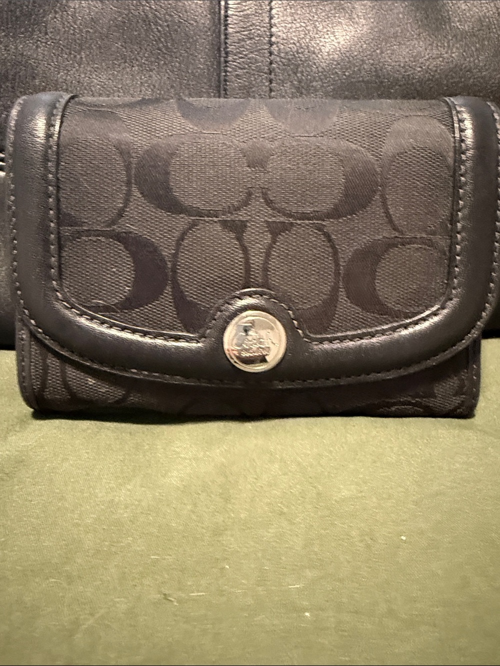 Black Leather Coach Shoulder Bag with Silver Hardware - Picture 8 of 8